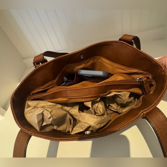 Relic Shoulder Bag - Picture 10 of 15